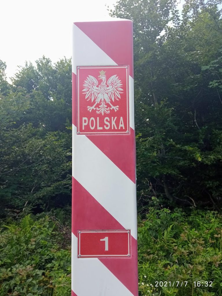 Trójstyk -słupek numer 1 na granicy Polsko-Ukraińsko-Słowacki