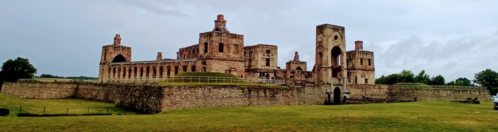 Ruiny zamku Krzyżtopór w Ujeździe